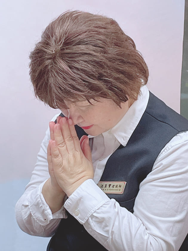 透過傳統習俗或宗教儀式滿懷感恩並回首人生